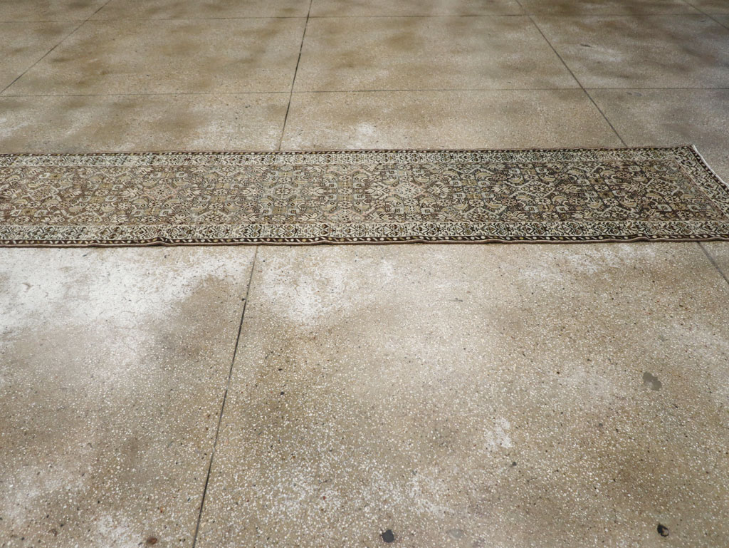 Vintage Persian Malayer Runner, No.25990 - Galerie Shabab