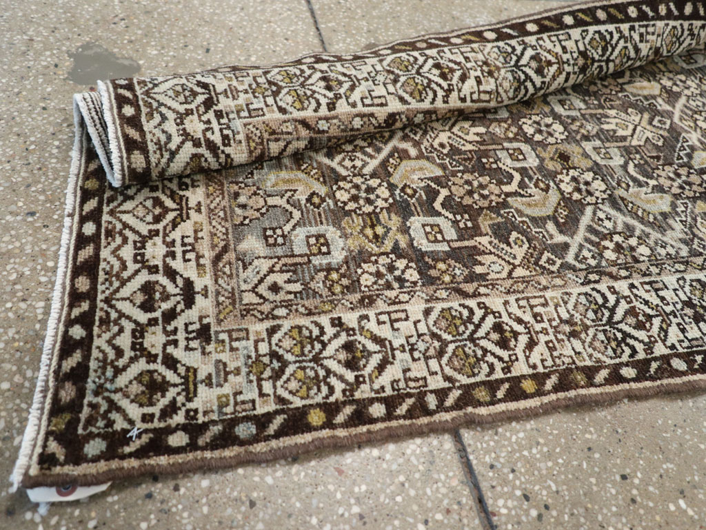 Vintage Persian Malayer Runner, No.25990 - Galerie Shabab