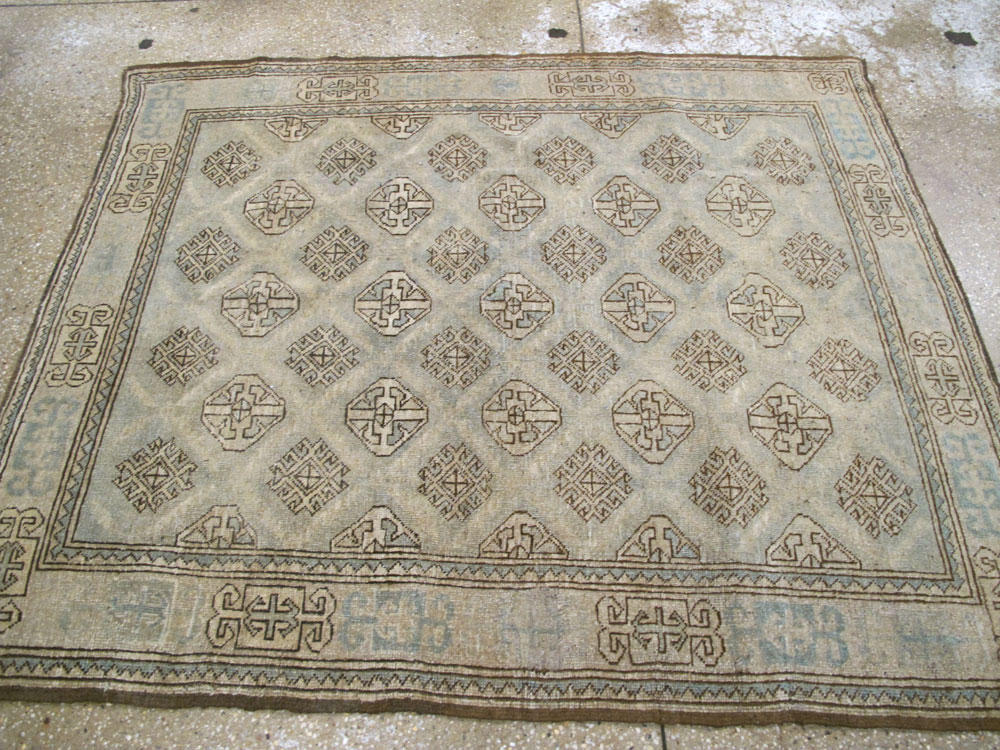 Vintage Persian Kurd Square Accent Rug, No.26008 - Galerie Shabab