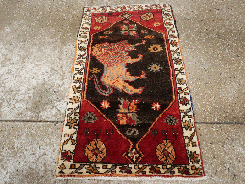 Vintage Turkish Anatolian Pictorial Throw Rug, No.26011 - Galerie Shabab