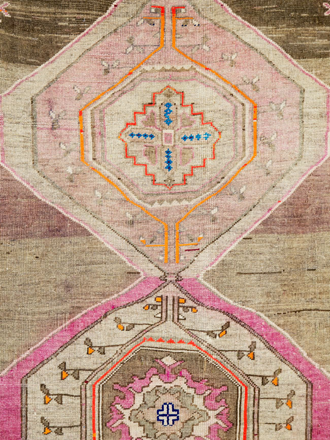 Vintage Turkish Anatolian Carpet, No.26018 - Galerie Shabab