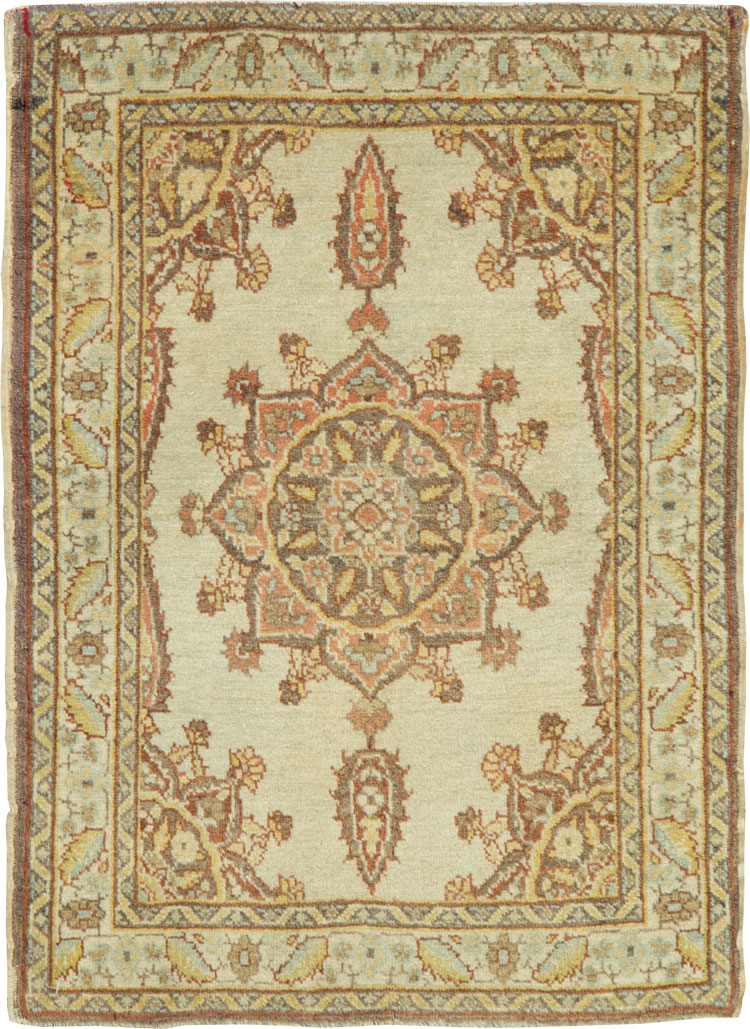 Antique Persian Tabriz Throw Rug, No.26020 - Galerie Shabab