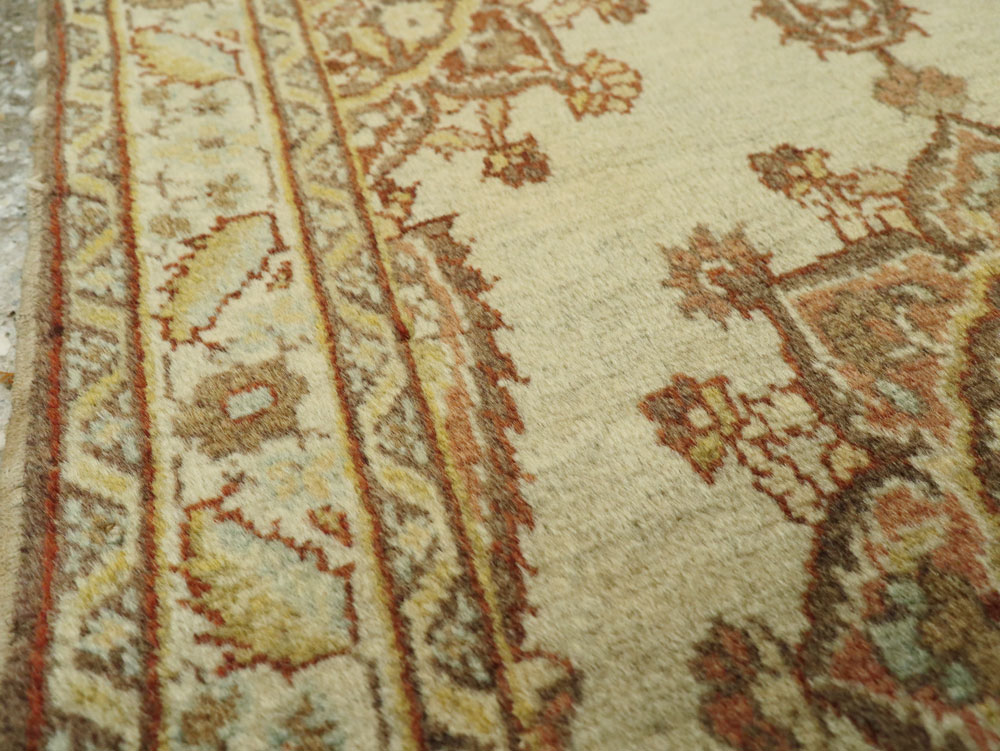 Antique Persian Tabriz Throw Rug, No.26020 - Galerie Shabab