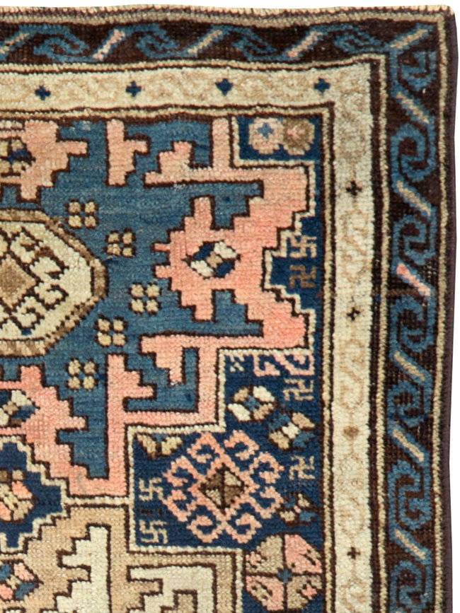Antique Caucasian Shirvan Throw Rug, No.26027 - Galerie Shabab