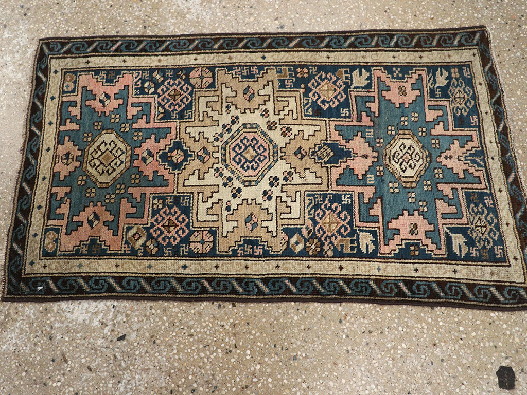 Antique Caucasian Shirvan Throw Rug, No.26027 - Galerie Shabab