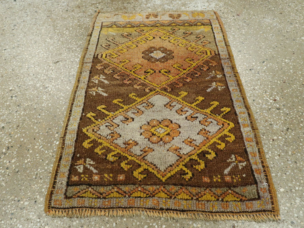 Vintage Turkish Anatolian Throw Rug, No.26036 - Galerie Shabab