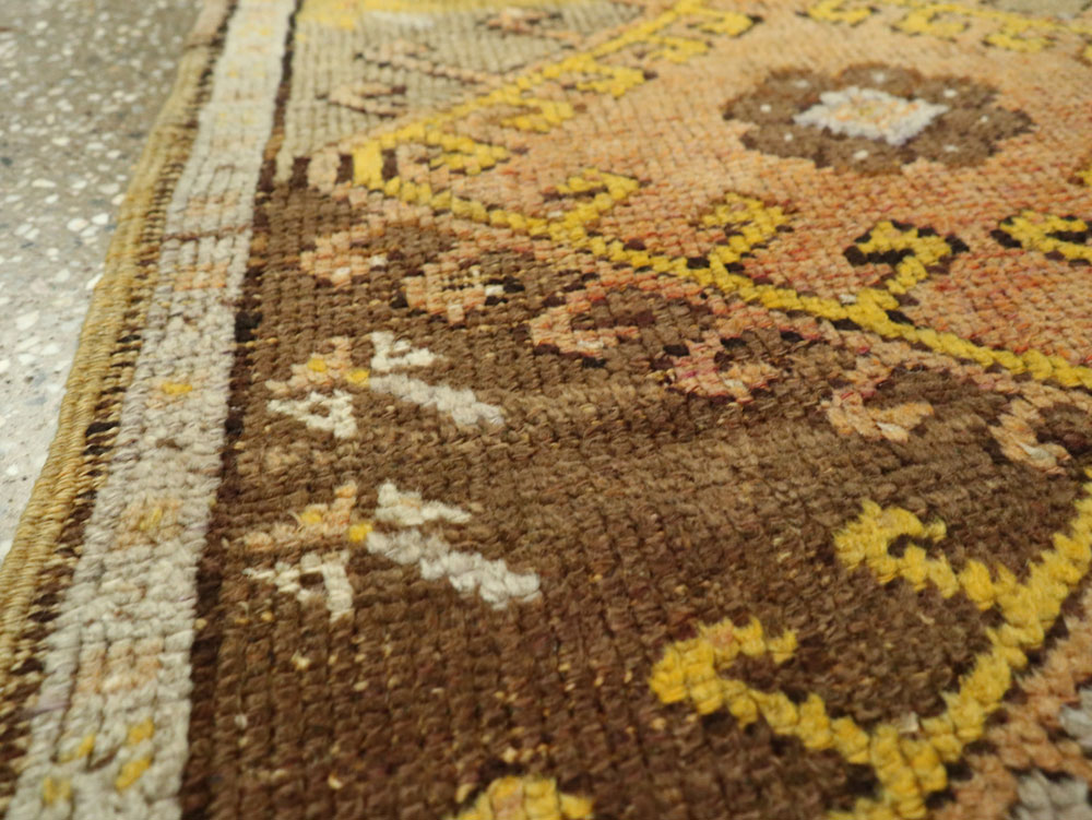 Vintage Turkish Anatolian Throw Rug, No.26036 - Galerie Shabab