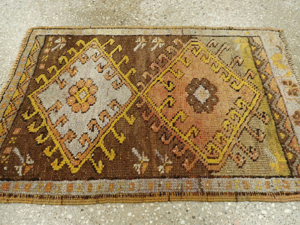 Vintage Turkish Anatolian Throw Rug, No.26036 - Galerie Shabab