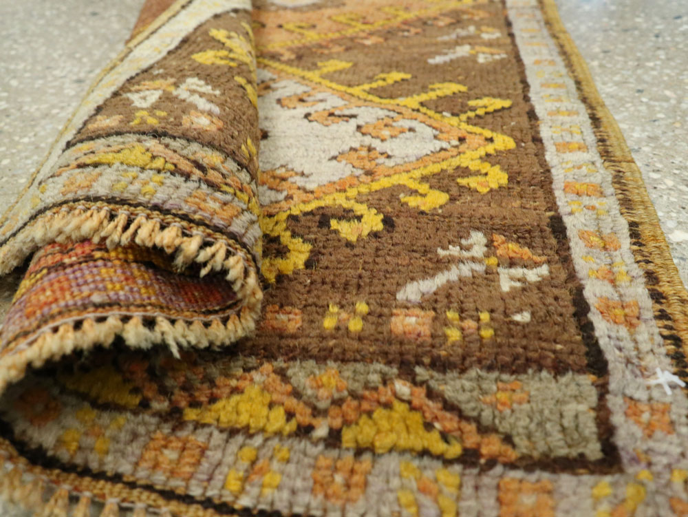 Vintage Turkish Anatolian Throw Rug, No.26036 - Galerie Shabab