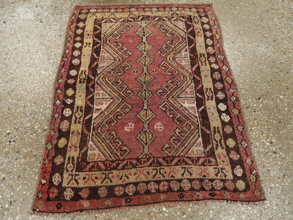 Vintage Turkish Anatolian Throw Rug, No.26037 - Galerie Shabab