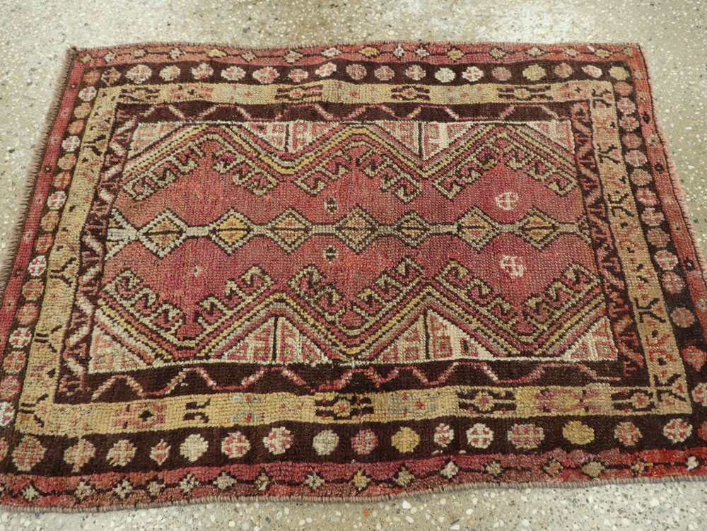 Vintage Turkish Anatolian Throw Rug, No.26037 - Galerie Shabab