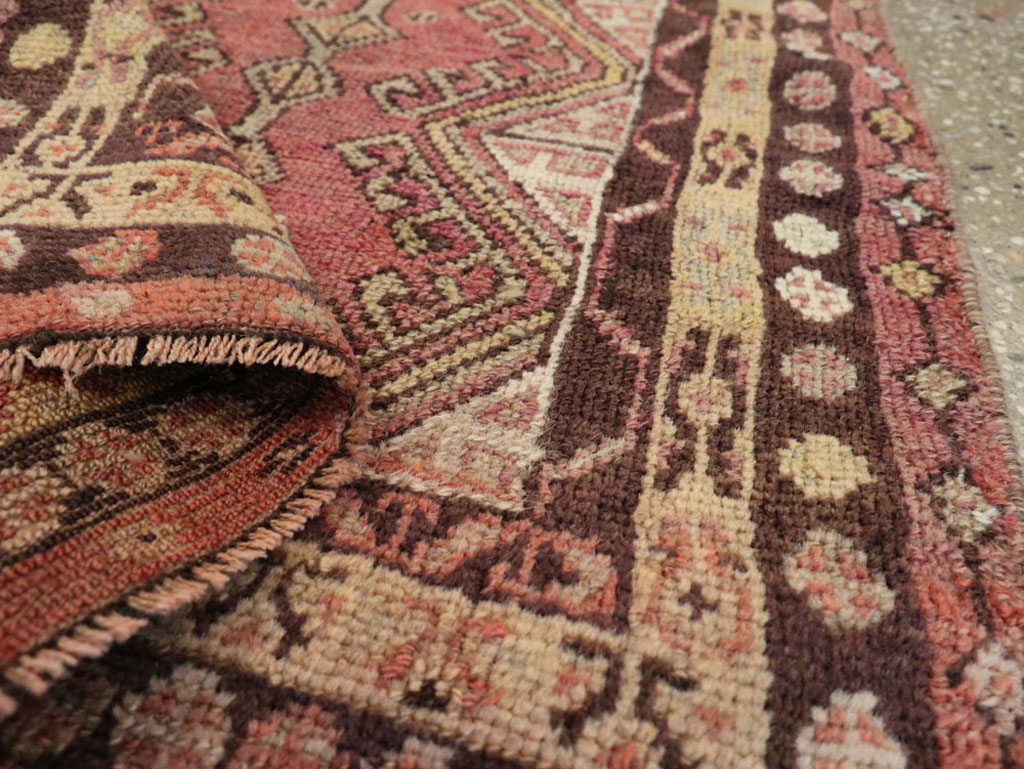 Vintage Turkish Anatolian Throw Rug, No.26037 - Galerie Shabab