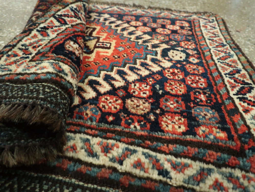 Antique Persian Qashqai Square Throw Rug, No.26038 - Galerie Shabab