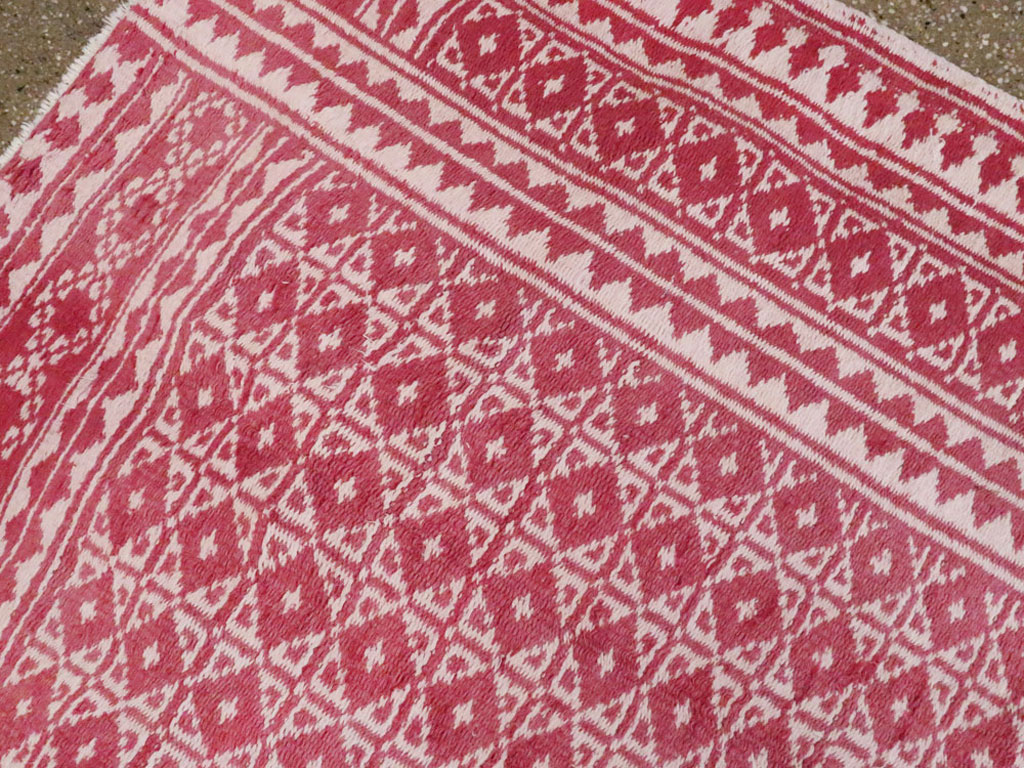 Vintage Persian Flatweave Kilim Accent Rug, No.26044 - Galerie Shabab
