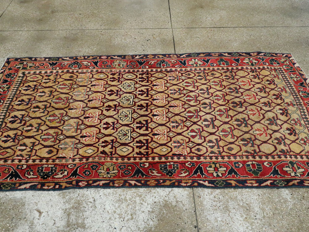 Vintage Persian Fereghan Mahal Rug, No.26129 - Galerie Shabab