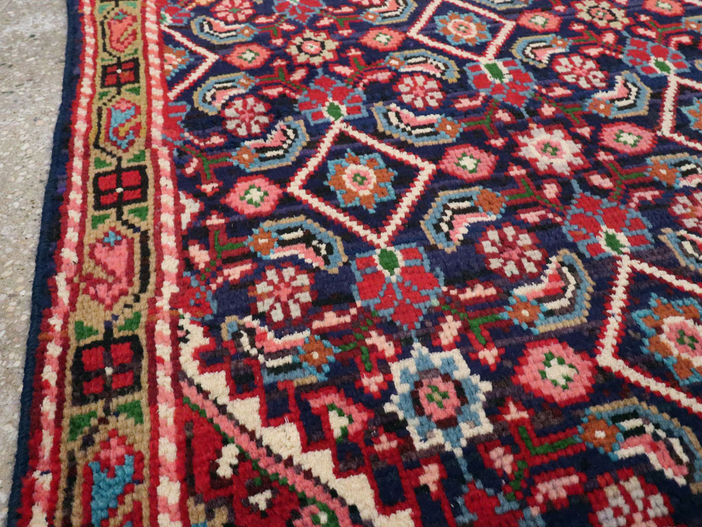 Vintage Persian Mahal Runner, No.26130 - Galerie Shabab