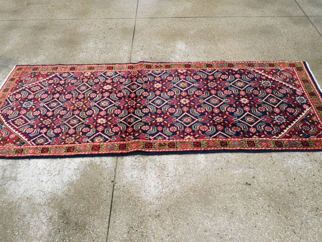 Vintage Persian Mahal Runner, No.26130 - Galerie Shabab