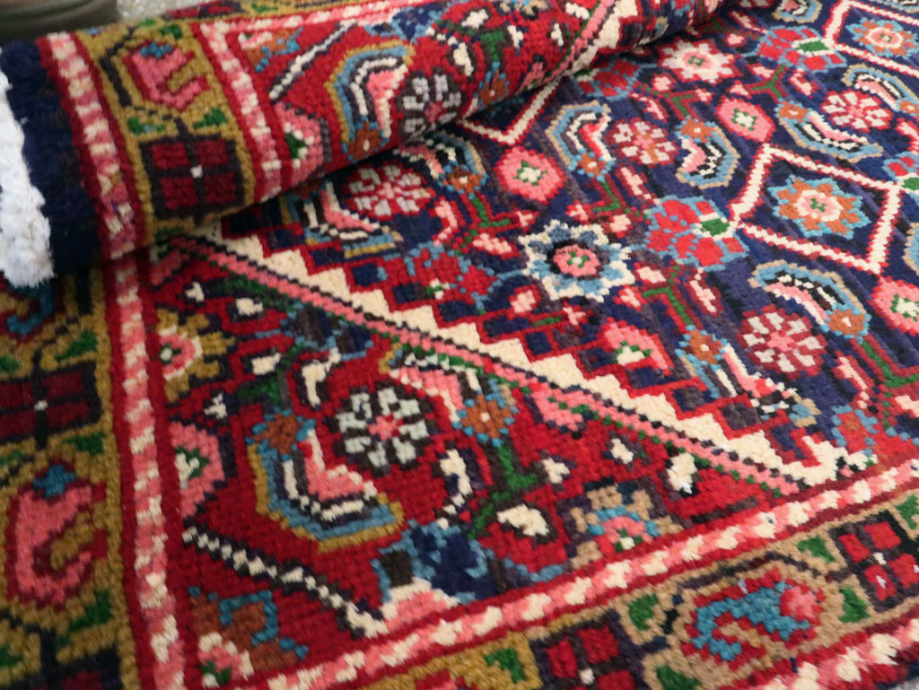 Vintage Persian Mahal Runner, No.26130 - Galerie Shabab