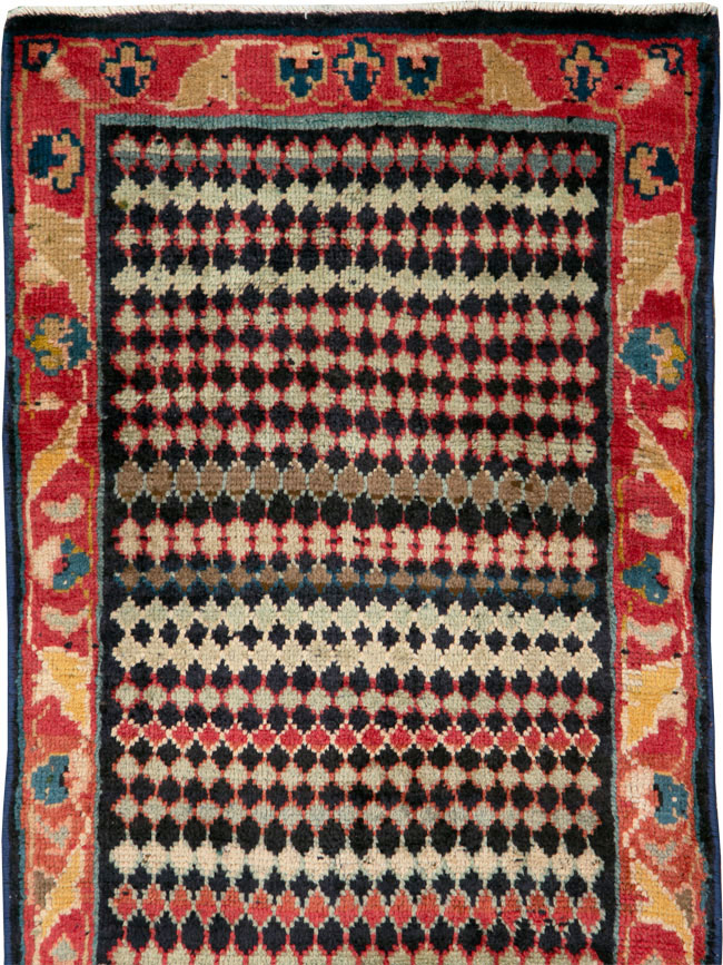 Vintage Persian Mahal Runner, No.26145 - Galerie Shabab