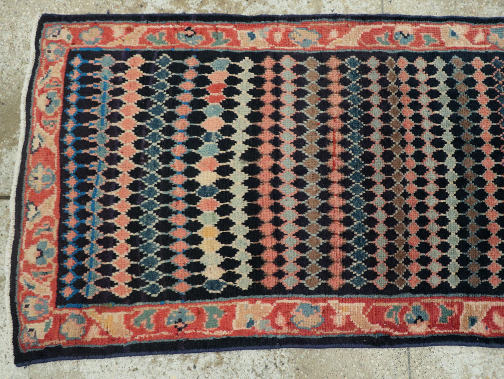 Vintage Persian Mahal Runner, No.26145 - Galerie Shabab