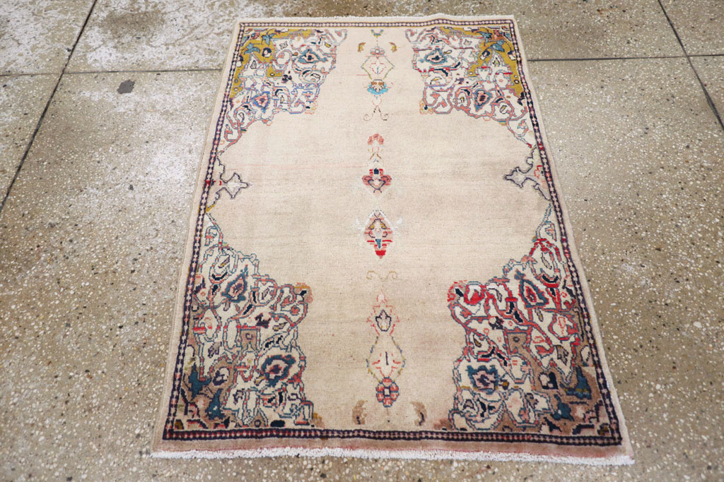 Vintage Persian Sarouk Rug, No.26182 - Galerie Shabab