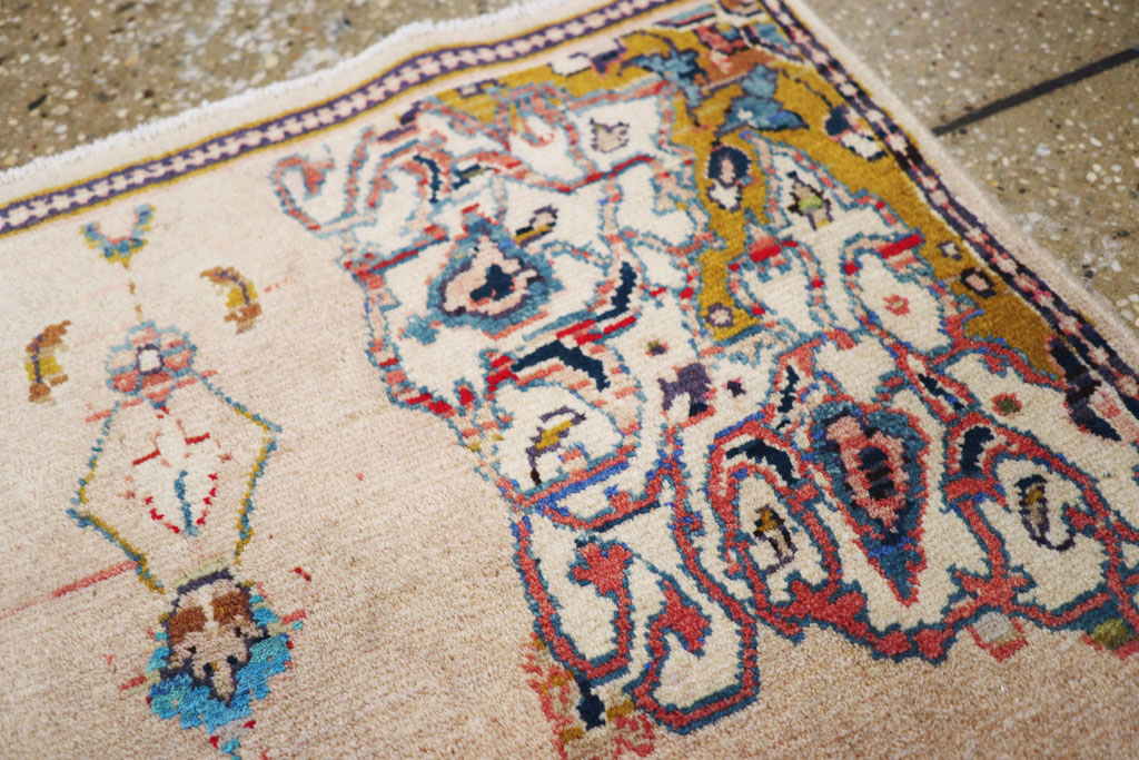 Vintage Persian Sarouk Rug, No.26182 - Galerie Shabab