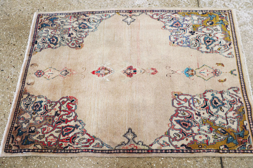 Vintage Persian Sarouk Rug, No.26182 - Galerie Shabab