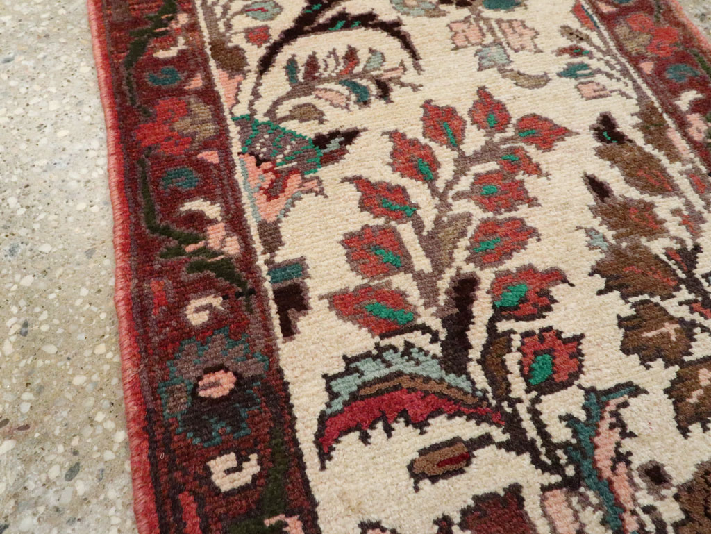Vintage Persian Hamadan Pictorial Throw Rug, No.26220 - Galerie Shabab