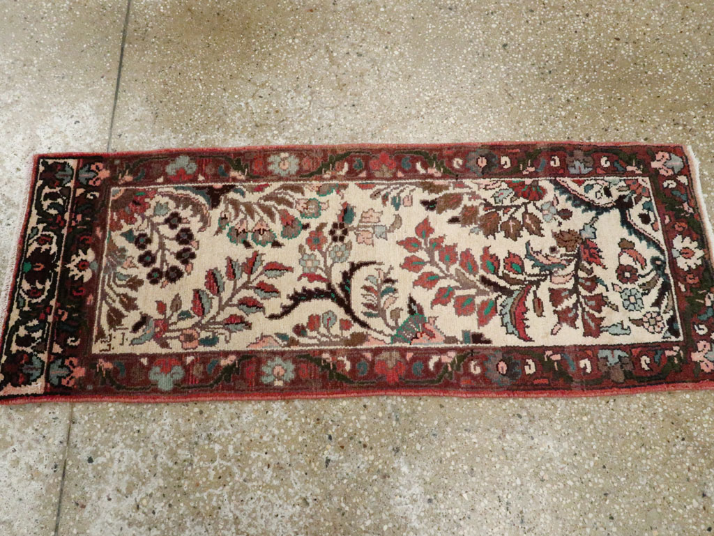 Vintage Persian Hamadan Pictorial Throw Rug, No.26220 - Galerie Shabab
