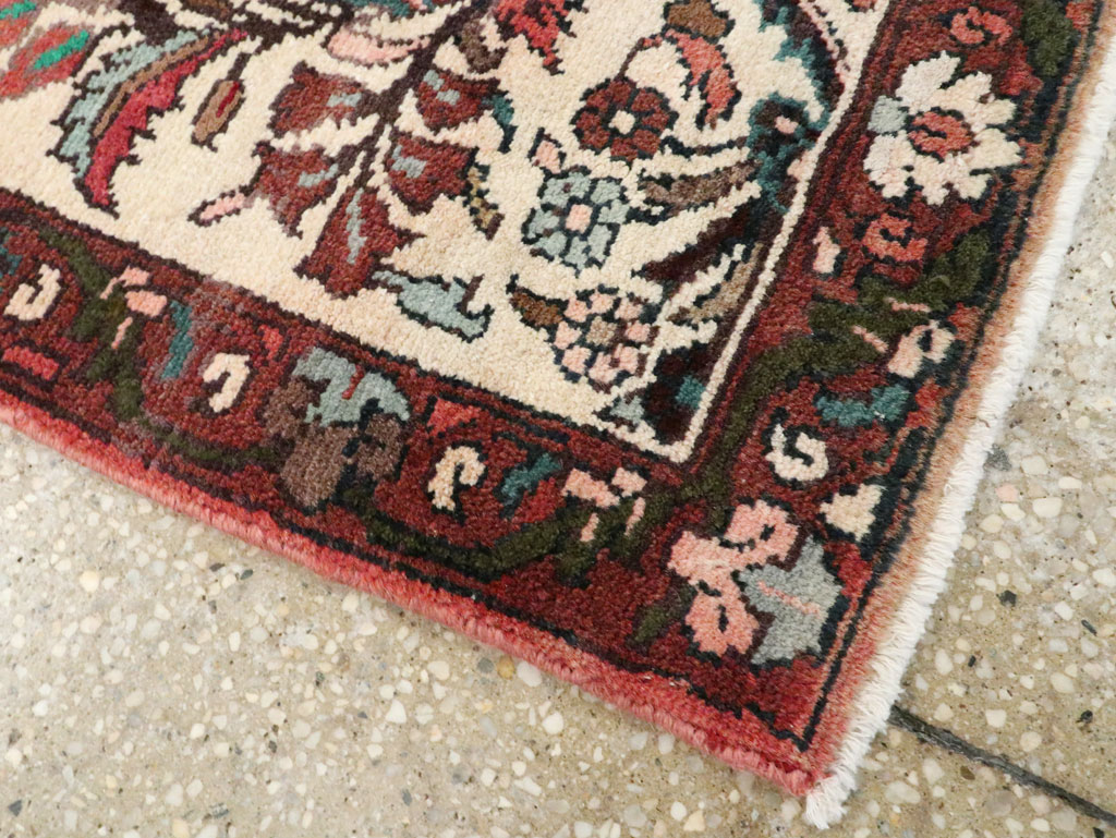 Vintage Persian Hamadan Pictorial Throw Rug, No.26220 - Galerie Shabab
