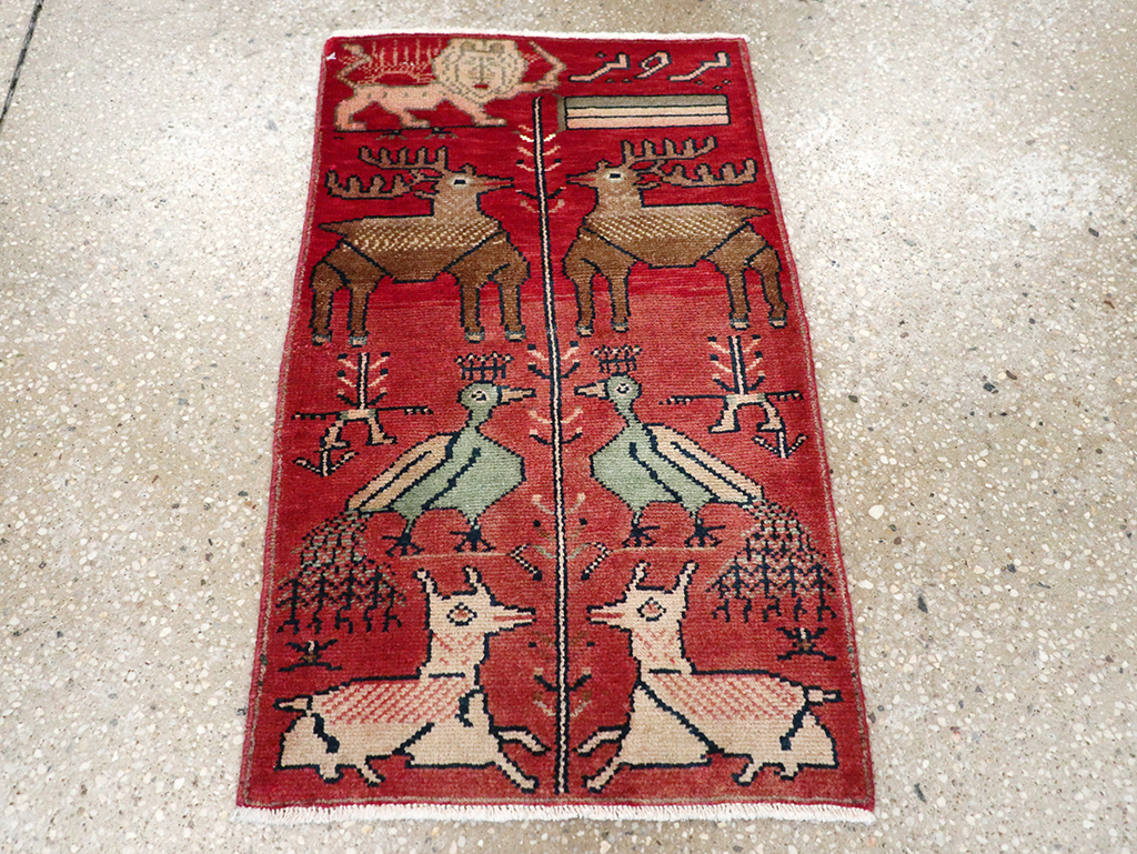 Vintage Persian Mahal Pictorial Rug, No.26228 - Galerie Shabab