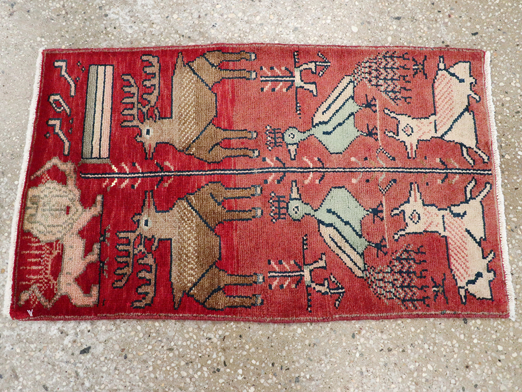 Vintage Persian Mahal Pictorial Rug, No.26228 - Galerie Shabab