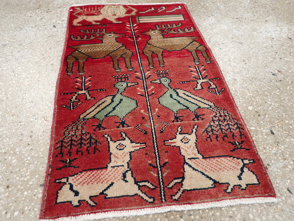 Vintage Persian Mahal Pictorial Rug, No.26228 - Galerie Shabab