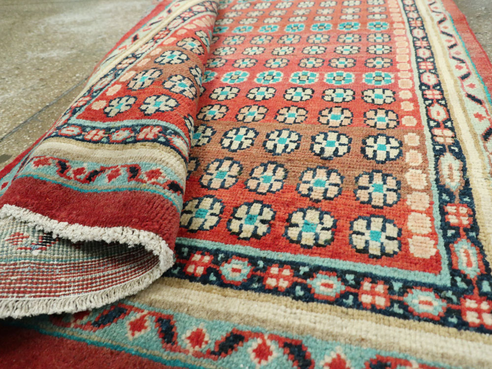 Vintage Persian Mahal Runner, No.26240 - Galerie Shabab