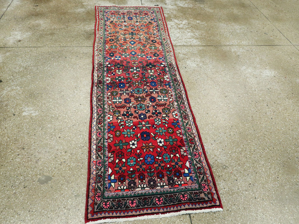 Vintage Persian Hamdan Runner, No.26260 - Galerie Shabab