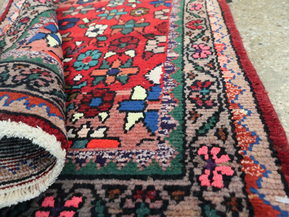 Vintage Persian Hamdan Runner, No.26260 - Galerie Shabab