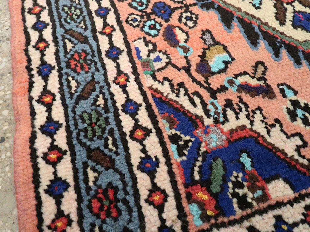 Vintage Square Hamadan Rug, No.26267 - Galerie Shabab
