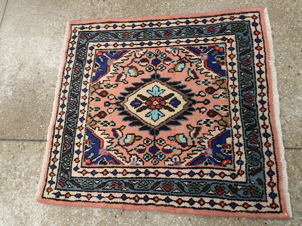 Vintage Square Hamadan Rug, No.26267 - Galerie Shabab