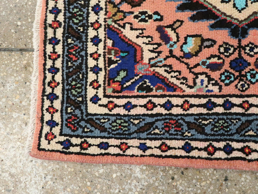 Vintage Square Hamadan Rug, No.26267 - Galerie Shabab