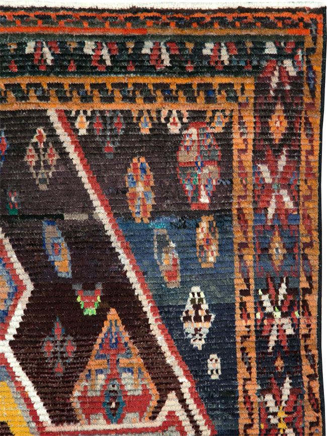 Vintage Persian Gabbeh Accent Rug, No.26269 - Galerie Shabab