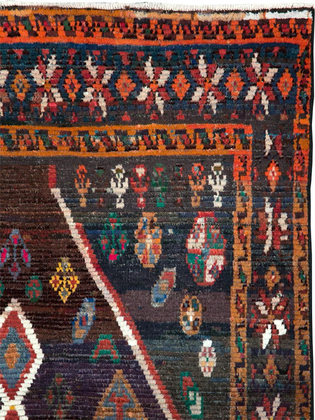 Vintage Persian Gabbeh Accent Rug, No.26269 - Galerie Shabab
