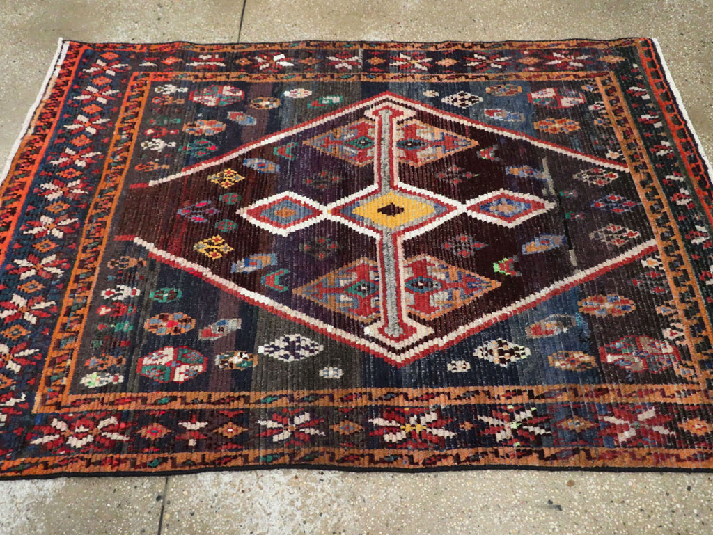 Vintage Persian Gabbeh Accent Rug, No.26269 - Galerie Shabab