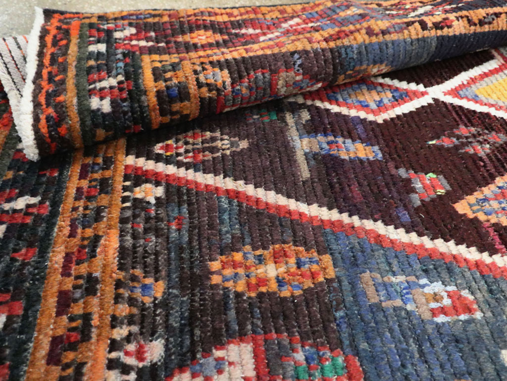 Vintage Persian Gabbeh Accent Rug, No.26269 - Galerie Shabab