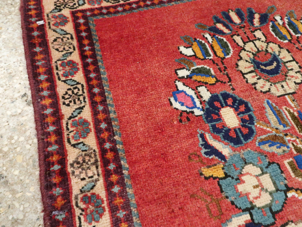 Vintage Persian Shiraz Rug, No.26274 - Galerie Shabab