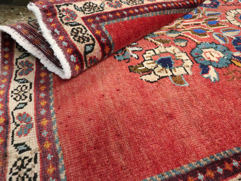 Vintage Persian Shiraz Rug, No.26274 - Galerie Shabab