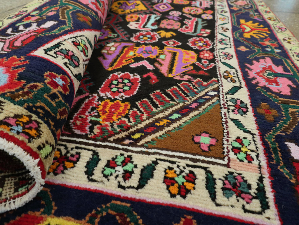 Vintage Persian Hamadan Gallery Carpet, No.26278 - Galerie Shabab