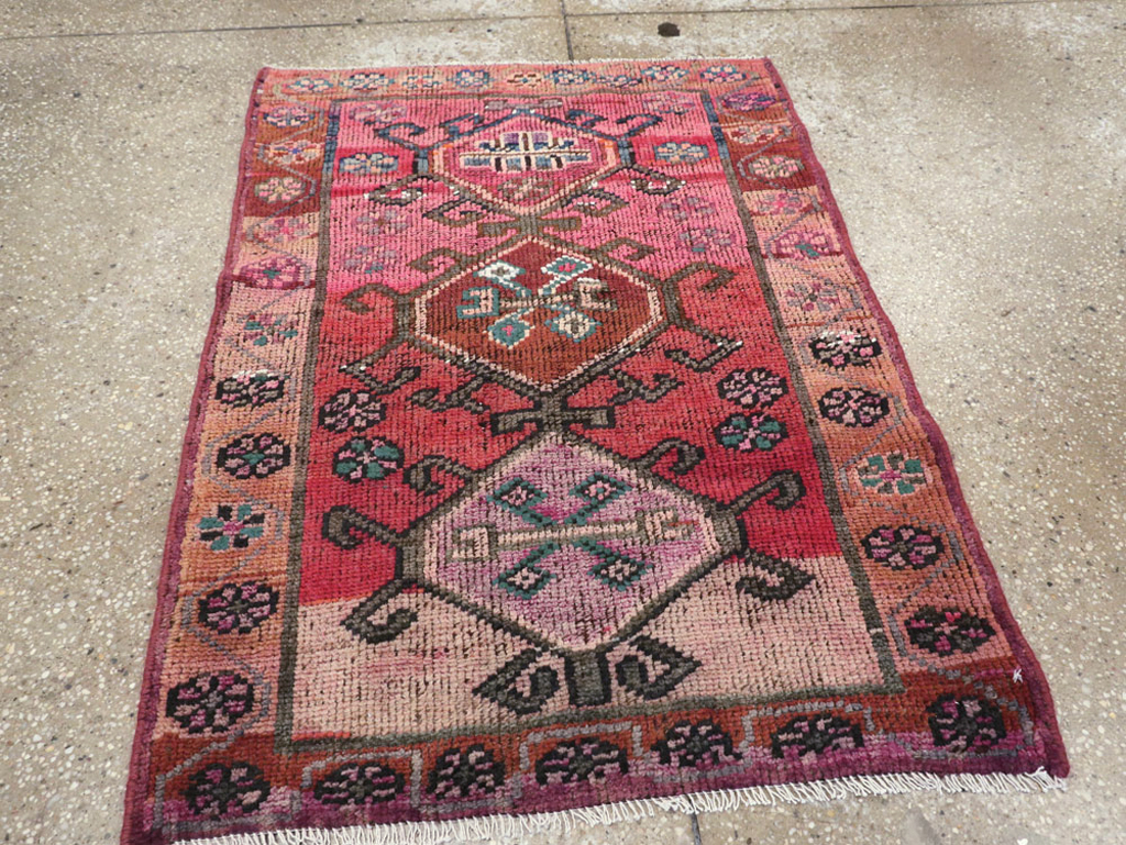 Vintage Persian Kurdish Rug, No.26282 - Galerie Shabab