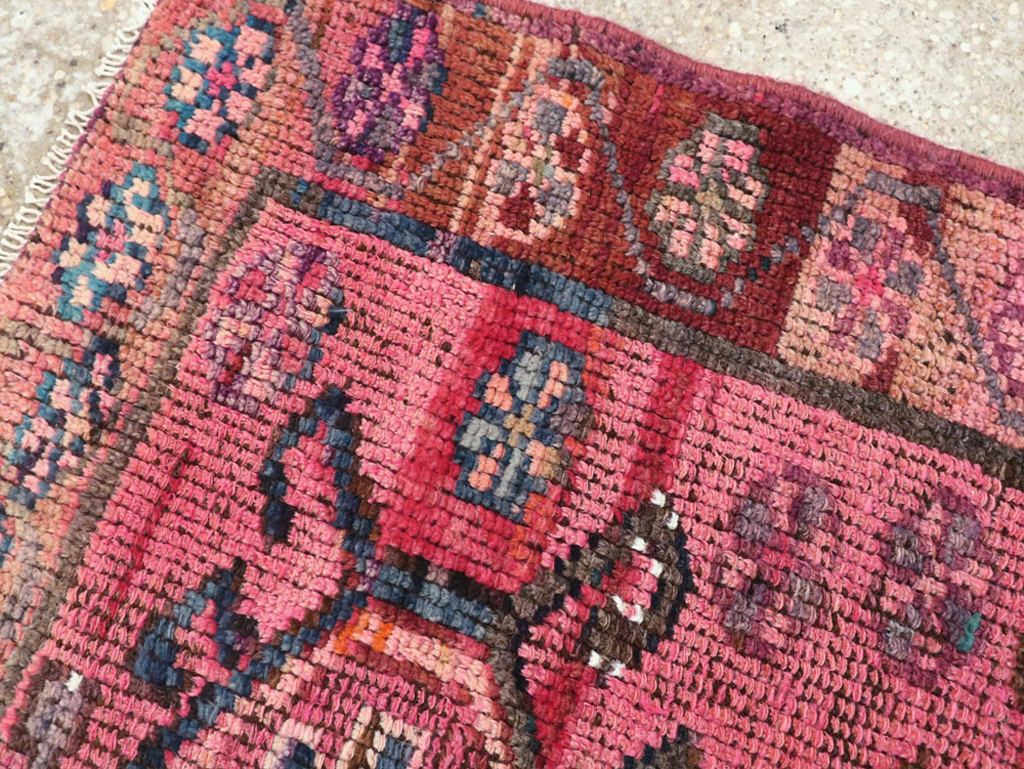 Vintage Persian Kurdish Rug, No.26282 - Galerie Shabab