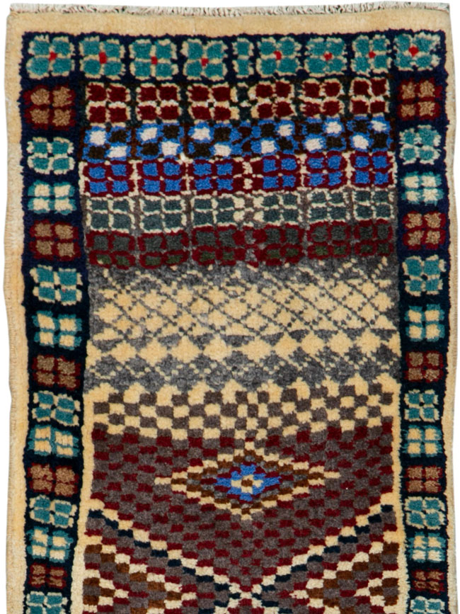 Vintage Persian Mahal Rug, No.26291 - Galerie Shabab