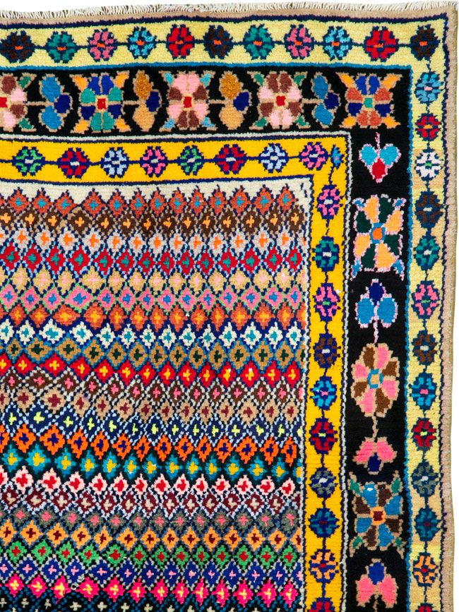 Vintage Persian Mahal Gallery Carpet, No.26296 - Galerie Shabab